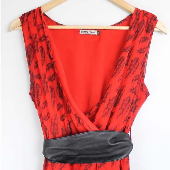 Feather print dress with faux leather belt - Picture 2 of 4